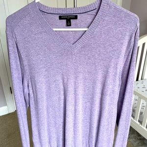 Men’s v neck sweater